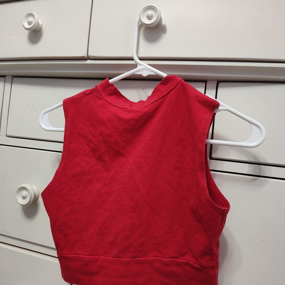 Red top - Picture 2 of 2